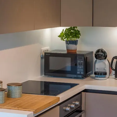 Just Renovated Stylish 2 Bedrooms Only A Few Steps From The Beach! * Novigrad Istria